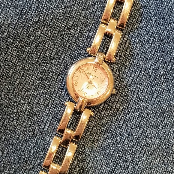 Fossil Stainless Caseback Pink Face 